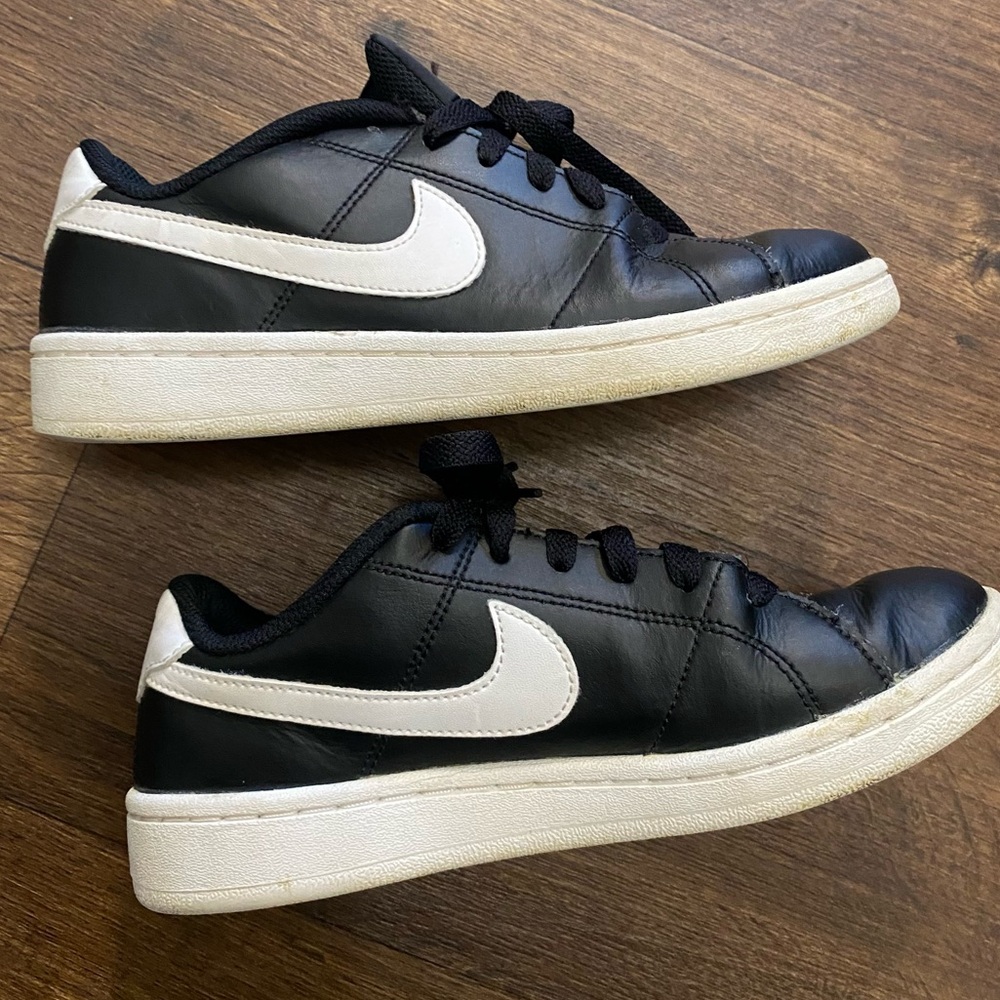 Nike court royal 2